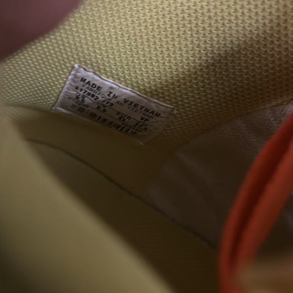 nike Homer, Simpsons *RARE* - Picture 3 of 3